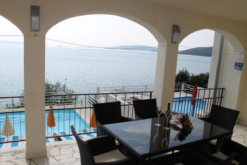 Apartments Villa Marija Seget Vranjica Exteriör bild