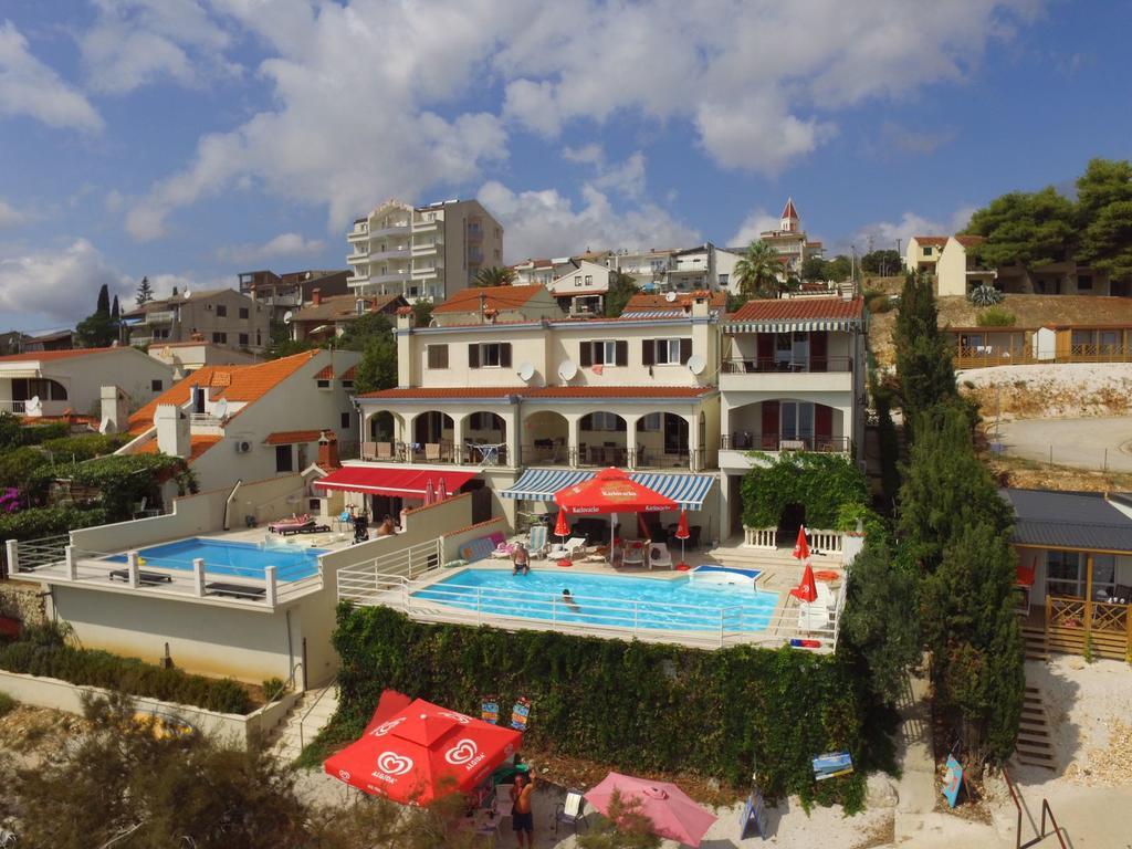 Apartments Villa Marija Seget Vranjica Exteriör bild