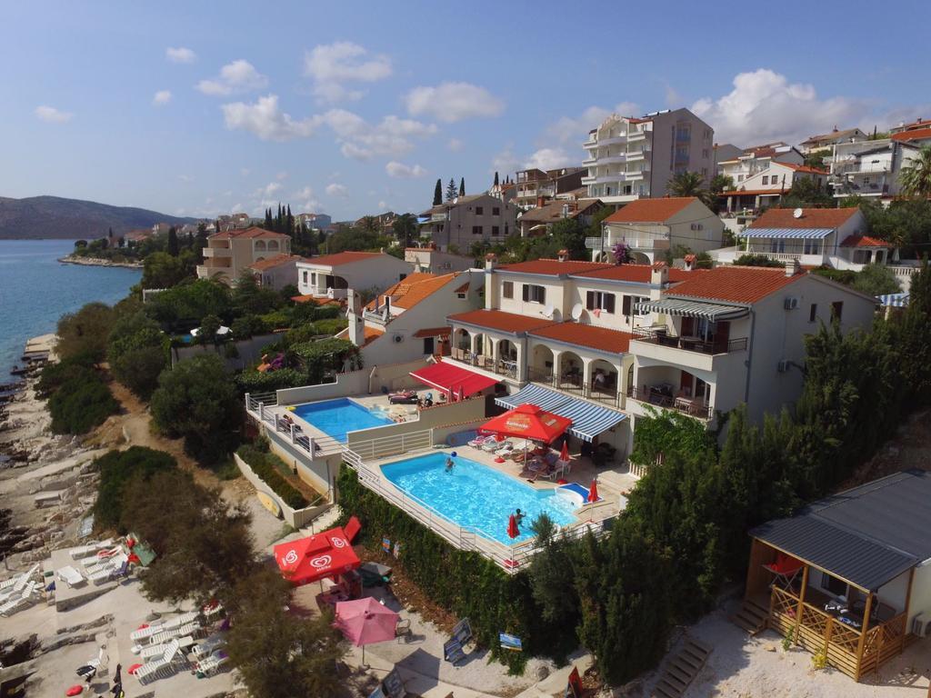 Apartments Villa Marija Seget Vranjica Exteriör bild
