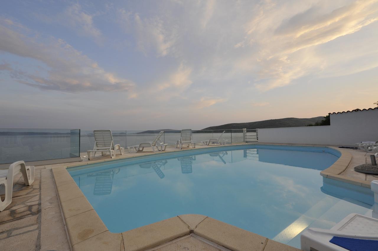 Apartments Villa Marija Seget Vranjica Exteriör bild
